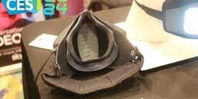 با این ماسک به راحتی‌ در کتابخانه با تلفن صحبت کنید
