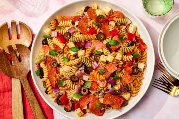 طرز تهیه سالاد پپرونی با و بدون پاستا به سبک ایتالیایی