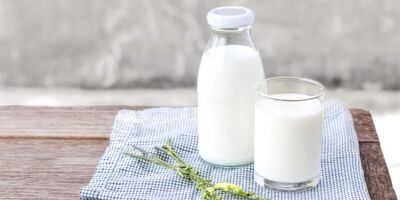 یک لیوان شیر ۱۳ ماده مغذی برای کودکان دارد