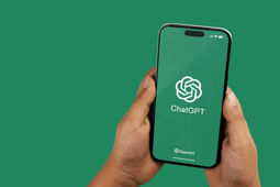 اپلیکیشن موبایل ChatGPT تاکنون 2 میلیارد دلار درآمد کسب کرده است
