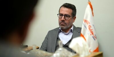 مشکلات مقررات صنعت لیزینگ با همفکری فعالان صنف میسر می شود + فیلم