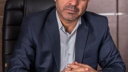 مدیرکل توسعه سرمایه انسانی بیمه مرکزی  لوح تقدیرجشنواره شهید رجایی را از آن خود کرد