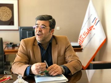 علیرضا مقرب