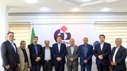 
دیدار رئیس کانون بازنشستگان فولاد استان کرمان با مدیرعامل بیمه دانا
