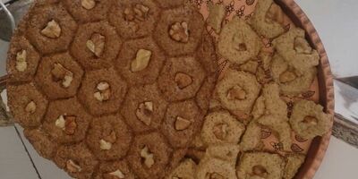 
یک شیرینی سخت برای شب چله
