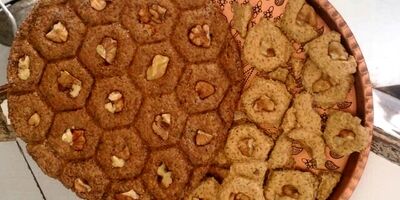 
یک شیرینی سخت برای شب چله
