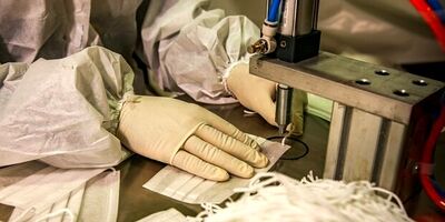 ۱۲۶ میلیارد تومان وام به تولیدکنندگان لوازم مقابله با کرونا پرداخت شد