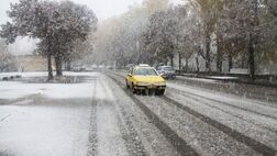 بارش برف و لغزندگی جاده کرج - چالوس