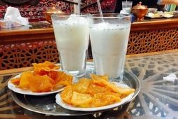 دوغ و گوشفیل؛ غذای نوستالژیک اصفهان
