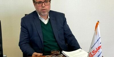 برخی از شرکت‌های بیمه ای هنوز هم اصرار به عقد قرارداد با کارگزار دارند