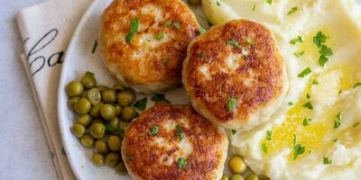 طرز تهیه کتلت روسی با مرغ ؛ ساده و خوشمزه بدون جذب روغن
