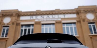 تسلا زنگ خطر را برای خودروسازان نواخت
