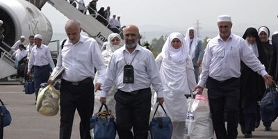 اولین گروه از زائران خانه خدا وارد کشور شدند