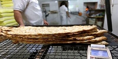 
تامین آرد نانوایی‌ها به طور منظم انجام می شود