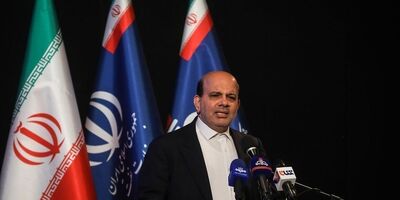 رشد صنعت نفت در گرو حذف قوانین دست و پا گیر / امضای یک قرارداد نفتی بیش از ۳ سال طول می‌کشد
