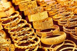 آرامش نسبی در بازار طلا و ارز / خرید و فروش هیجانی در بازار نداریم