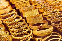آرامش نسبی در بازار طلا و ارز / خرید و فروش هیجانی در بازار نداریم
