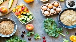 تغذیه مناسب در بهار؛ پرهیز از غذاهای گرم و درهم‌خوری
