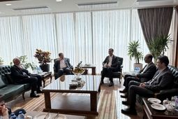 همکاری فرهنگی بیمه البرز و روزنامه دنیای اقتصاد با انتشار کتاب «سرانجام انسان طراز نوین»
