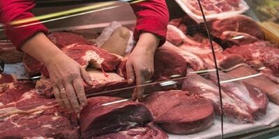 
فعالیت صنایع مرغ و گوشت ۳ شیفت می‌شود