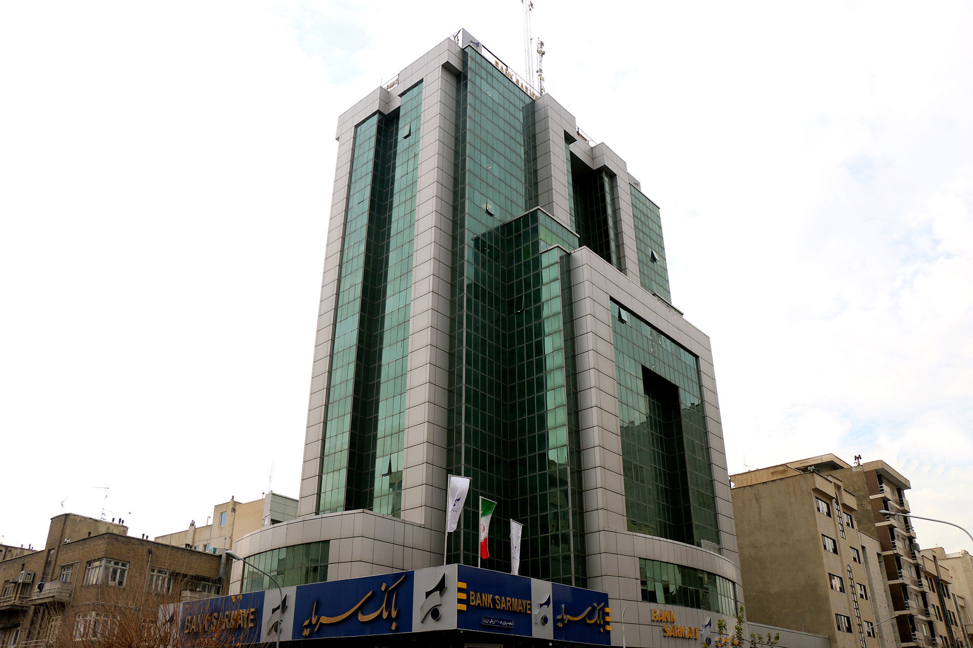 کمترین سود خالص در بین چهار شرکت بانک سرمایه از آن تجارت الکترونیک سرمایه است + جدول