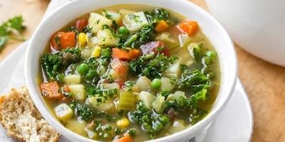 طرز تهیه سوپ سبزیجات رژیمی خوشمزه برای لاغری

