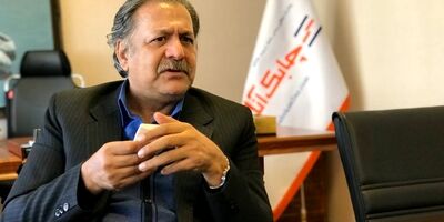 تجربیات بزرگان صنعت بیمه درحال خاک خوردن است