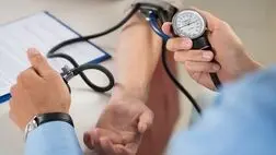 چند وقت یکبار باید فشار خون خود را در خانه اندازه‌گیری کرد؟
