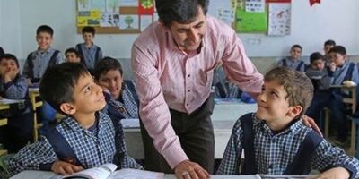 احکام رتبه جدید معلمان تا پایان امسال صادر می‌شود

