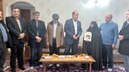 تجلیل بیمه دانا از مدیران ارشد آموزش و پرورش استان همدان
