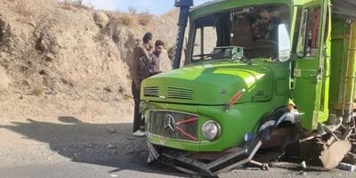 برخورد پژو با تریلی حمل سوخت ۲ کشته بر جای گذاشت
