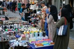 ساماندهی ۲۰ هزار دستفروش در تهران

