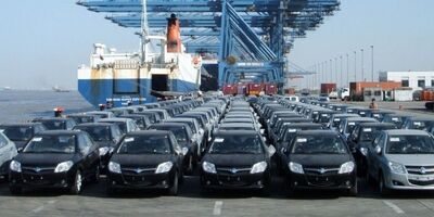 دولت راهی جز ممنوعیت واردات خودرو نداشت
