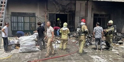 حریق انبار کفش در محدوده پل روشندلان تهران