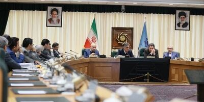 جلسه تیم اقتصادی دولت درباره سیاست‌های ارزی و معیشتی مردم