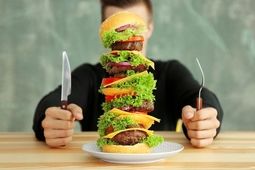 چند توصیه کاربردی برای مقابله با پرخوری عصبی
