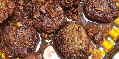 آغوز کوکو؛ رسپی کوکوی ساده گیلانی با گردو و رب انار
