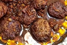 آغوز کوکو؛ رسپی کوکوی ساده گیلانی با گردو و رب انار
