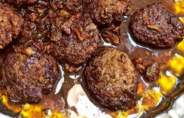 آغوز کوکو؛ رسپی کوکوی ساده گیلانی با گردو و رب انار