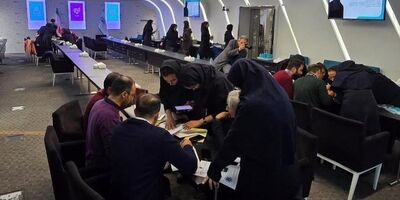 کارگاه بازی آموزشی "اتاق فرار هوش سیاه" در بیمه دی برگزار شد
