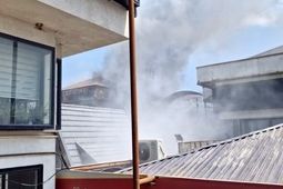 آتش‌سوزی در مجتمع تجاری کاسپین منطقه آزاد انزلی