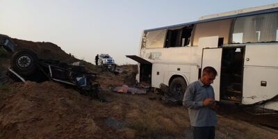 واژگونی اتوبوس در محور اراک-بروجرد ۵۰ مصدوم و ۲ فوتی برجای گذاشت