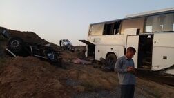 واژگونی اتوبوس در محور اراک-بروجرد ۵۰ مصدوم و ۲ فوتی برجای گذاشت