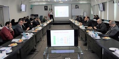 دوره آموزشی «آشنایی با مفهوم دیتاورهاوس و کاربردهای آن» برای مدیران بیمه دی برگزار شد
