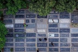  سرقت سنگ‌قبر از قطعه هنرمندان بهشت زهرا