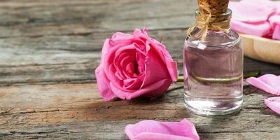 مزایای استفاده از گلاب در تابستان