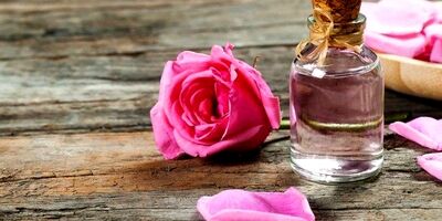 مزایای استفاده از گلاب در تابستان