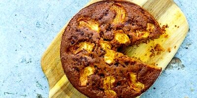 طرز تهیه کیک سیب و دارچین