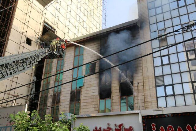 حریق در دفتر اسناد خیابان ستارخان