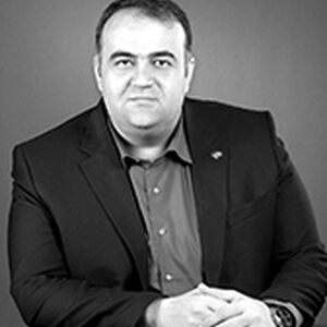 آزاد  حسنی